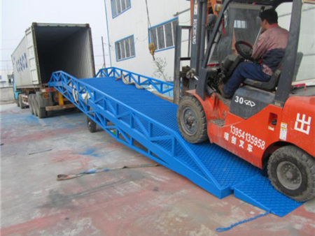 陝(shǎn)西卸貨平台廠(chǎng)家-渭南裝卸貨(huò)平台-渭南裝卸(xiè)貨平台廠家