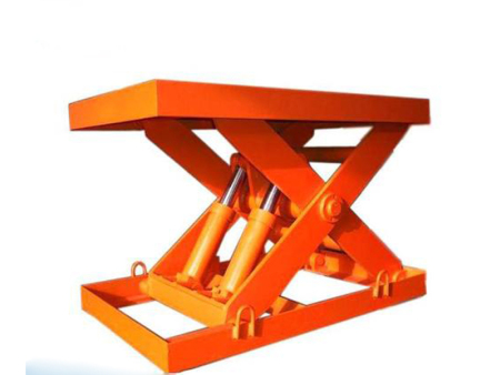 貨(huo)梯廠家-西(xī)安液壓貨(huo)梯-導軌液(ye)壓貨梯多(duo)少錢