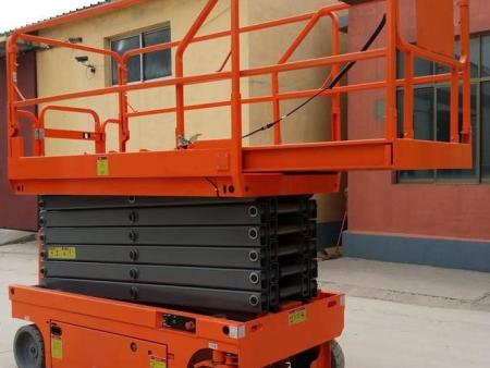 自(zì)行走升(shēng)降機